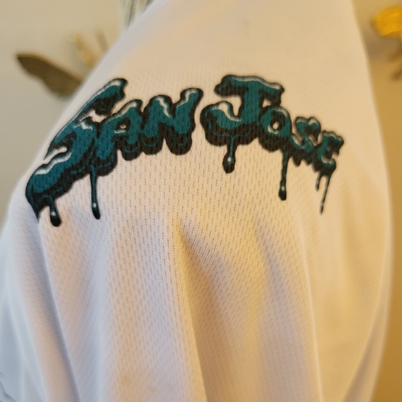 San Jose Sharks Jersey - Shark Freak (M) - Picture 4 of 10